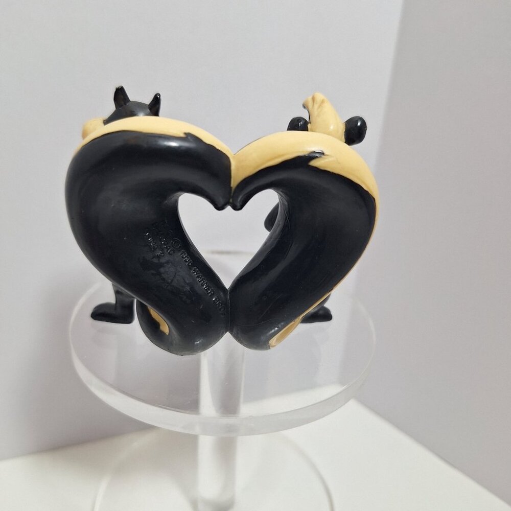 Pepé Le Pew & Penelope Figure Heart-Shaped Romantic  1985 - Picture 6 of 15